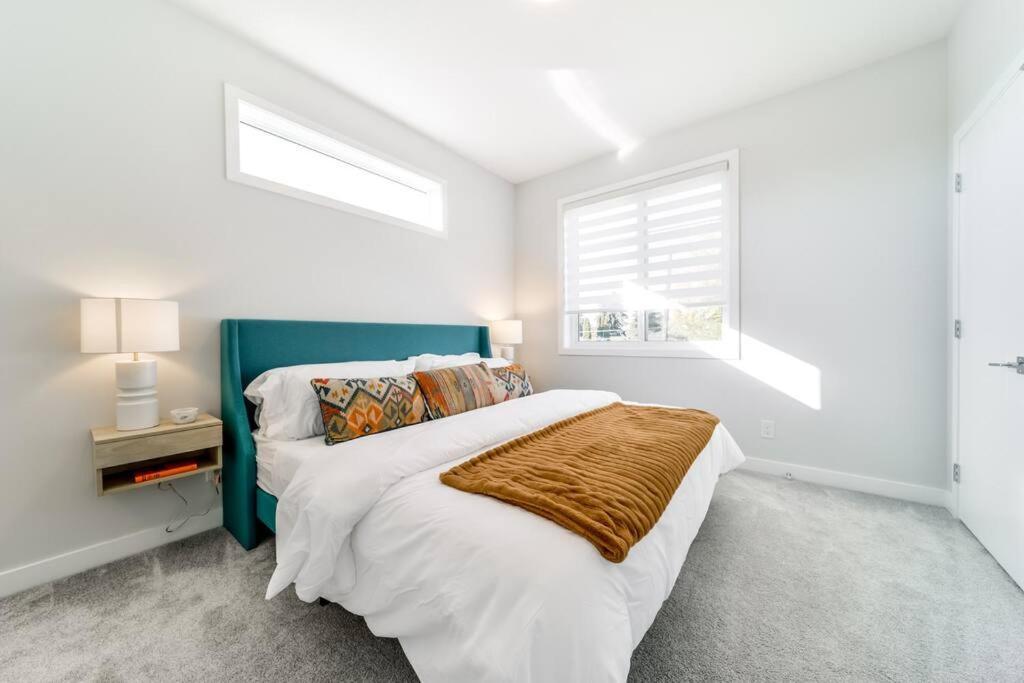Modern Nordic Escape, 3Br Near Wem & Dt, Aircon & Fireplace, Wifi, Sleeps 6! Edmonton Zewnętrze zdjęcie