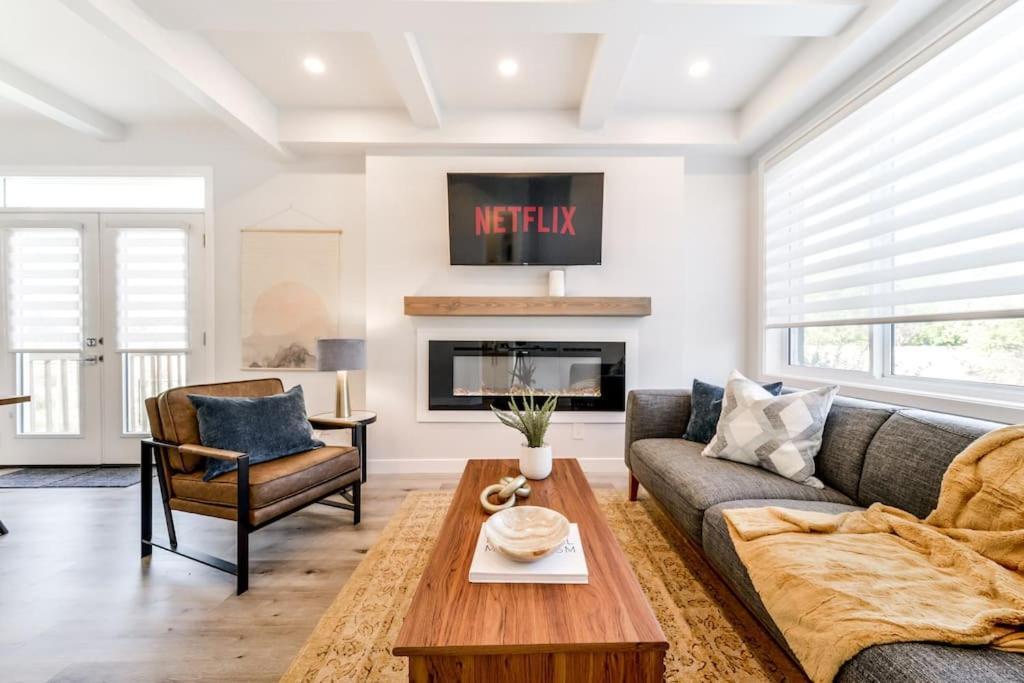 Modern Nordic Escape, 3Br Near Wem & Dt, Aircon & Fireplace, Wifi, Sleeps 6! Edmonton Zewnętrze zdjęcie