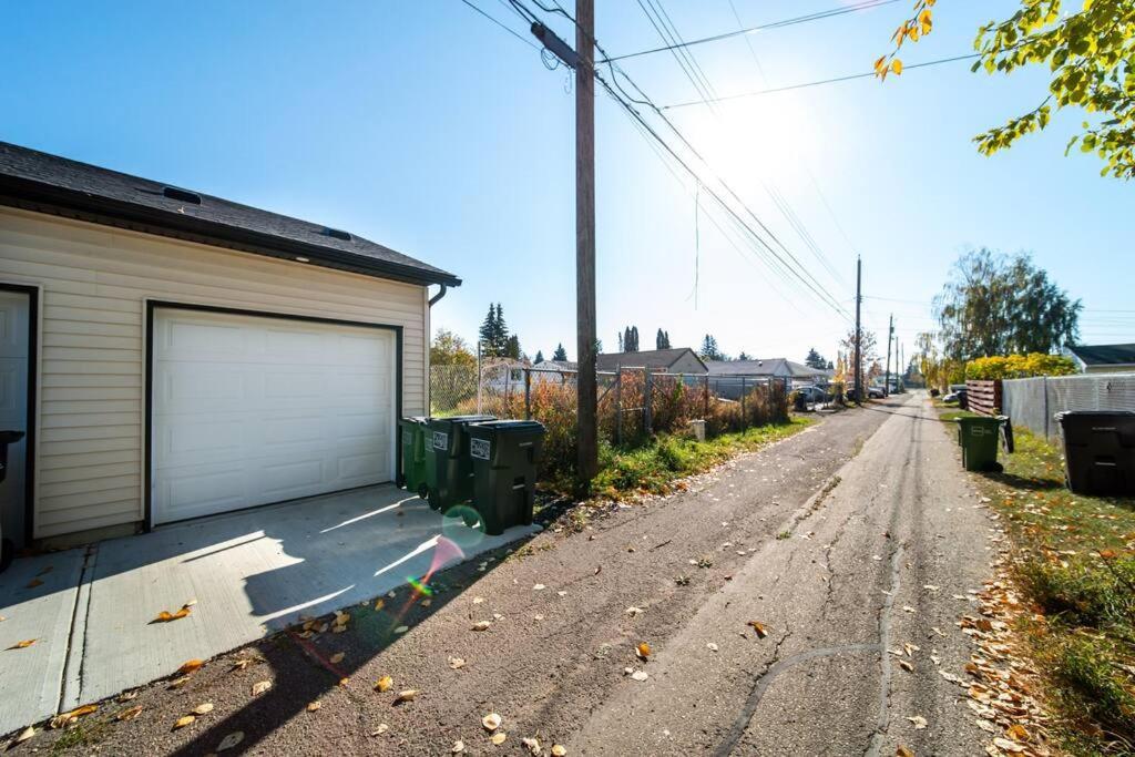 Modern Nordic Escape, 3Br Near Wem & Dt, Aircon & Fireplace, Wifi, Sleeps 6! Edmonton Zewnętrze zdjęcie