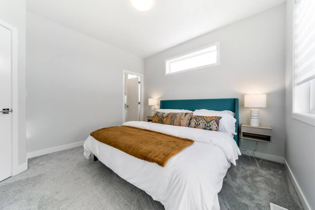 Modern Nordic Escape, 3Br Near Wem & Dt, Aircon & Fireplace, Wifi, Sleeps 6! Edmonton Zewnętrze zdjęcie