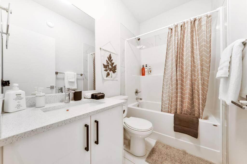 Modern Nordic Escape, 3Br Near Wem & Dt, Aircon & Fireplace, Wifi, Sleeps 6! Edmonton Zewnętrze zdjęcie