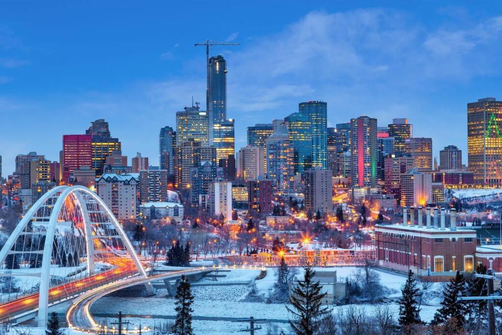 Modern Nordic Escape, 3Br Near Wem & Dt, Aircon & Fireplace, Wifi, Sleeps 6! Edmonton Zewnętrze zdjęcie